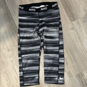 Nike DriFit crop leggings